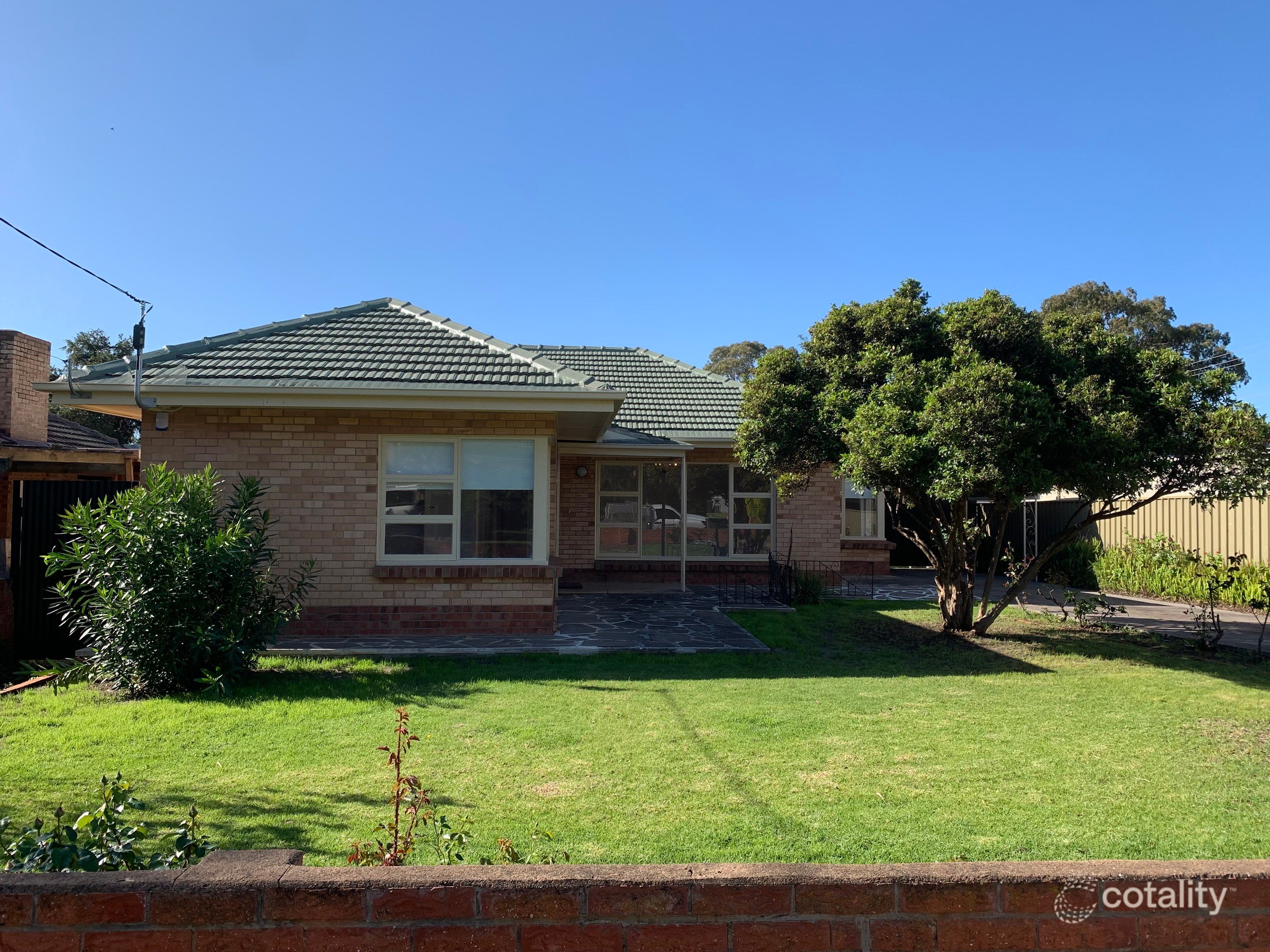 3 Essex Ave, Clovelly Park, SA 5042