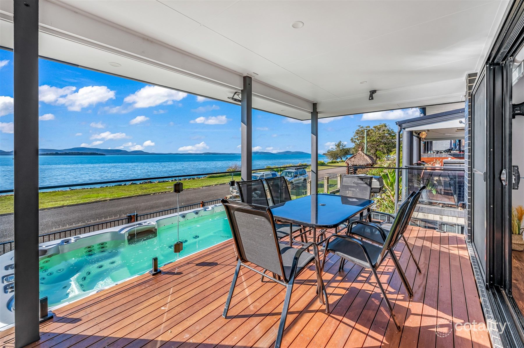 28a Peace Pde, Tanilba Bay, NSW 2319