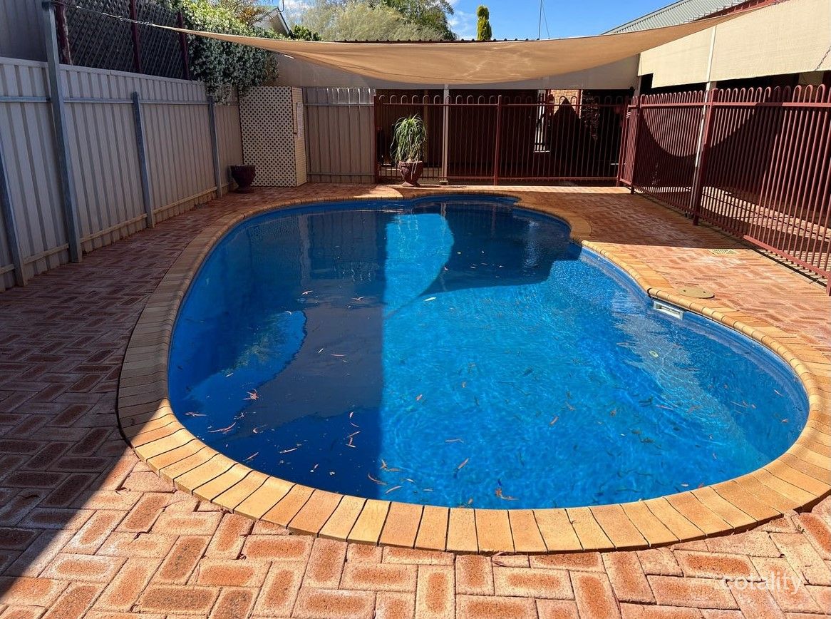 22 Maireana Cct, Roxby Downs, SA 5725