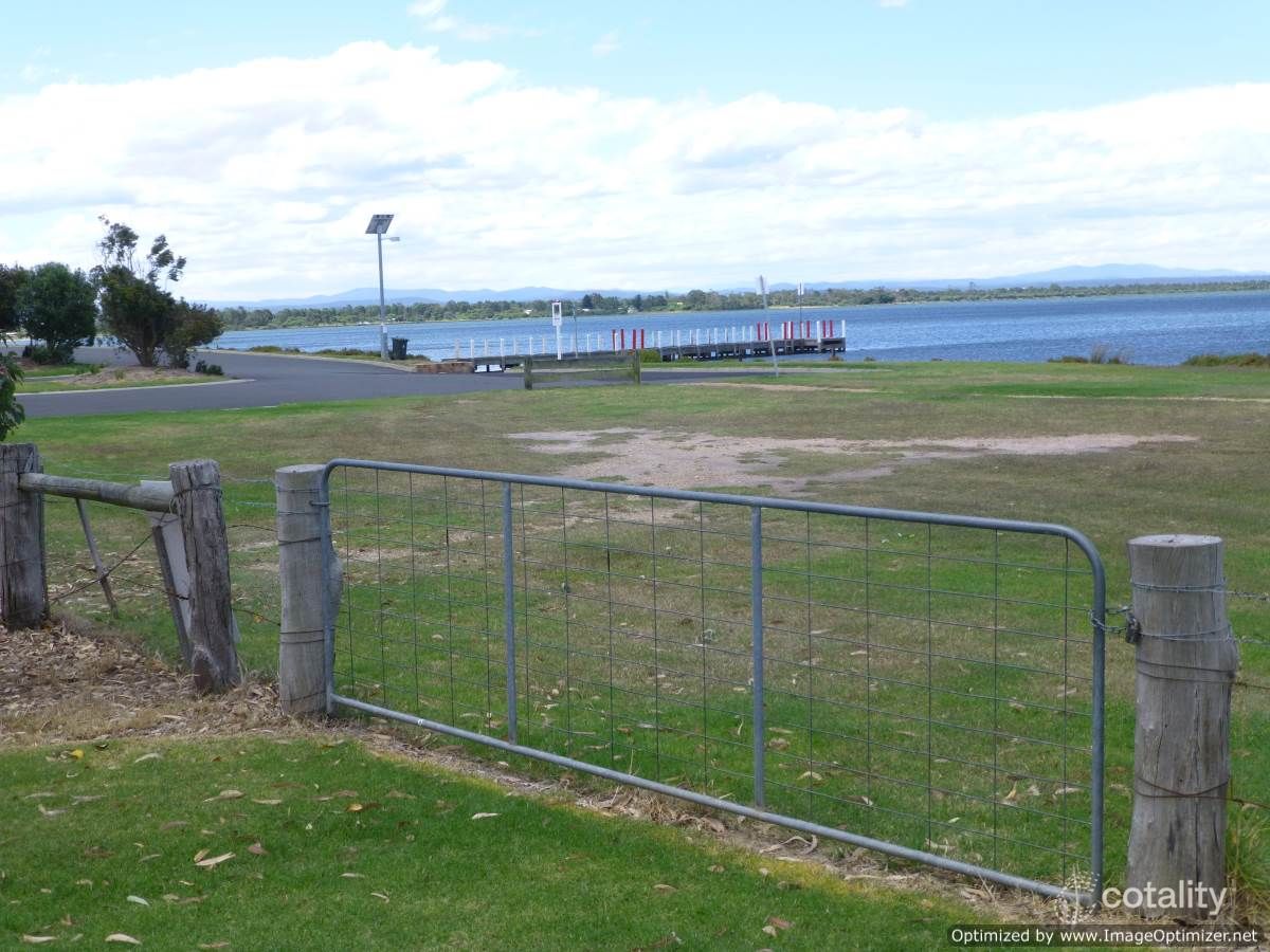 17 Bay Rd, Eagle Point, VIC 3878