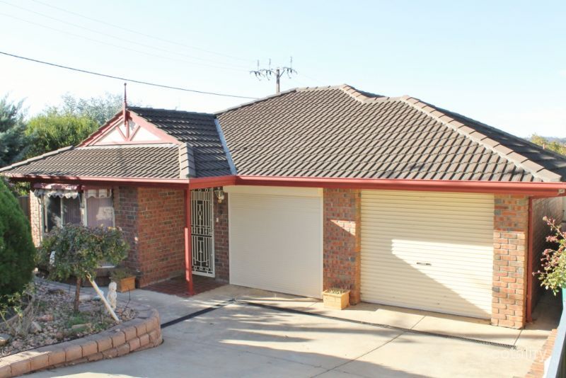 14 West Tce, Clare, SA 5453