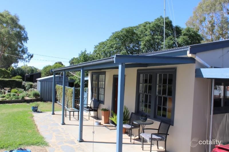 7 Edward St, Clare, SA 5453