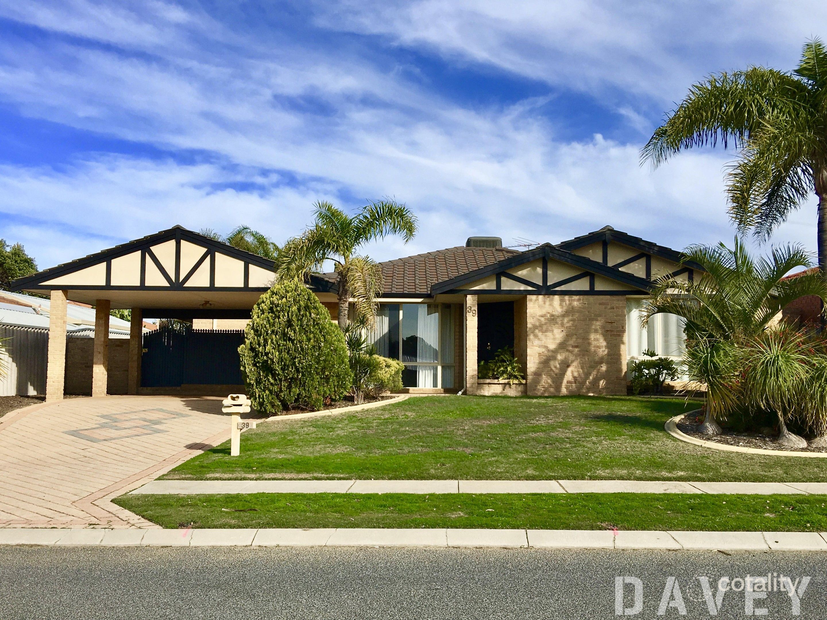 39 Cadoux Loop, Hocking, WA 6065
