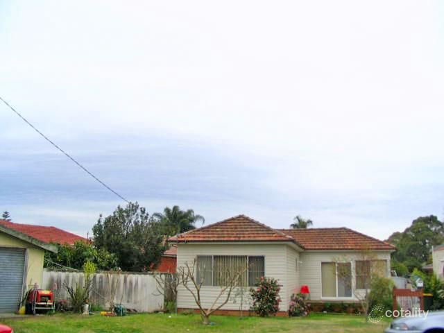 9 Glenella Ave, Beverly Hills, NSW 2209