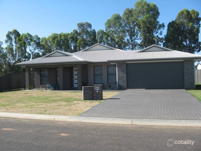 53 Sommerfeld Cres, Chinchilla, QLD 4413