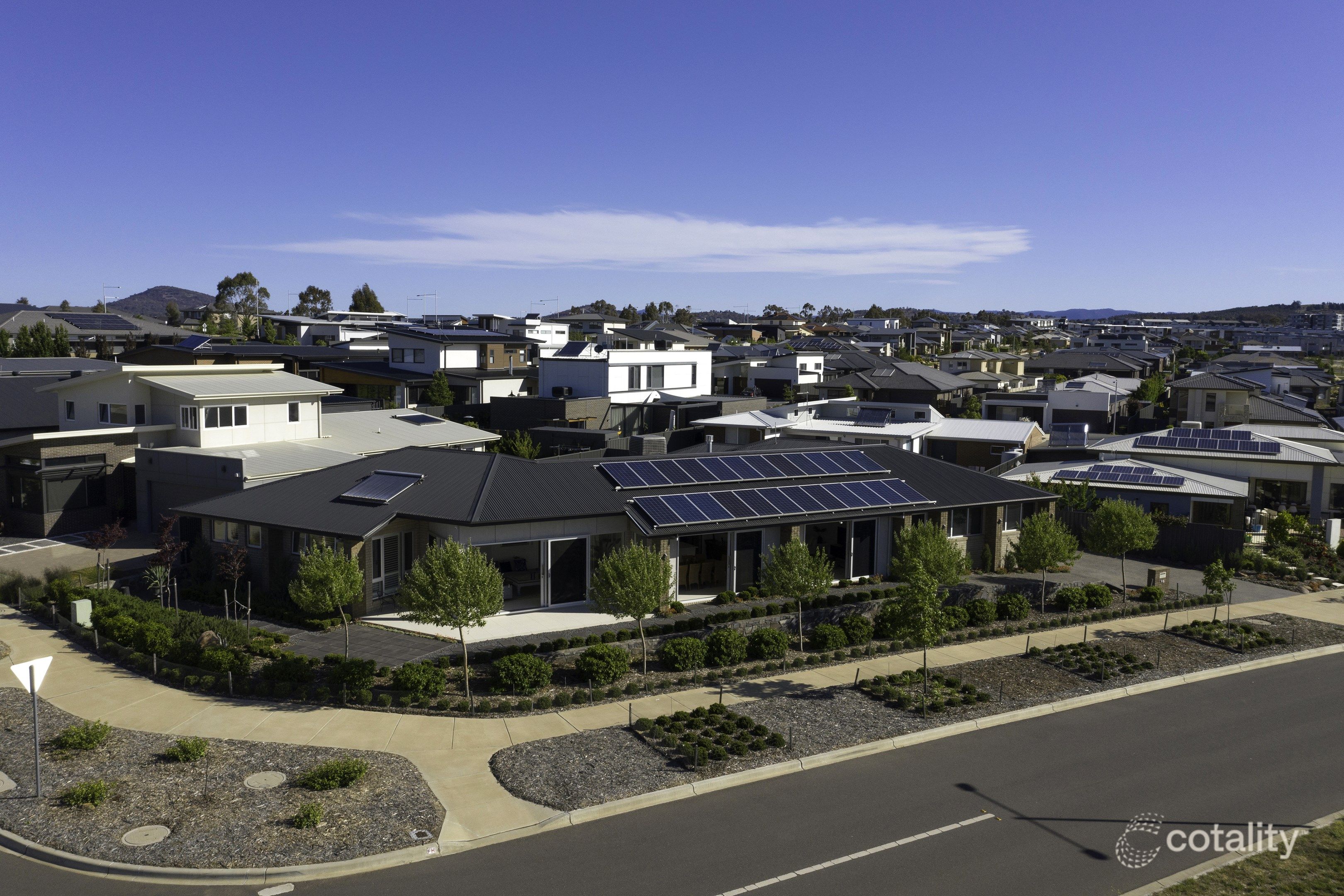 98 Edgeworth Pde, Coombs, ACT 2611