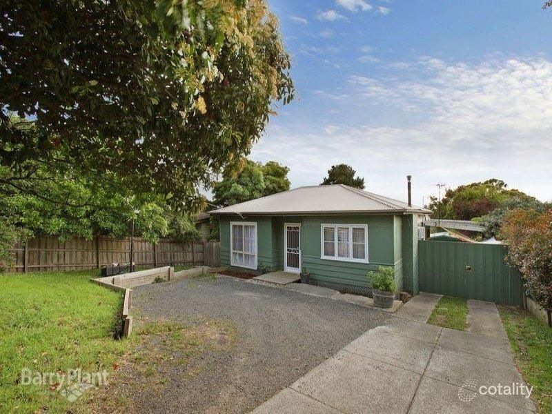 2 Barton Ave, Ferntree Gully, VIC 3156