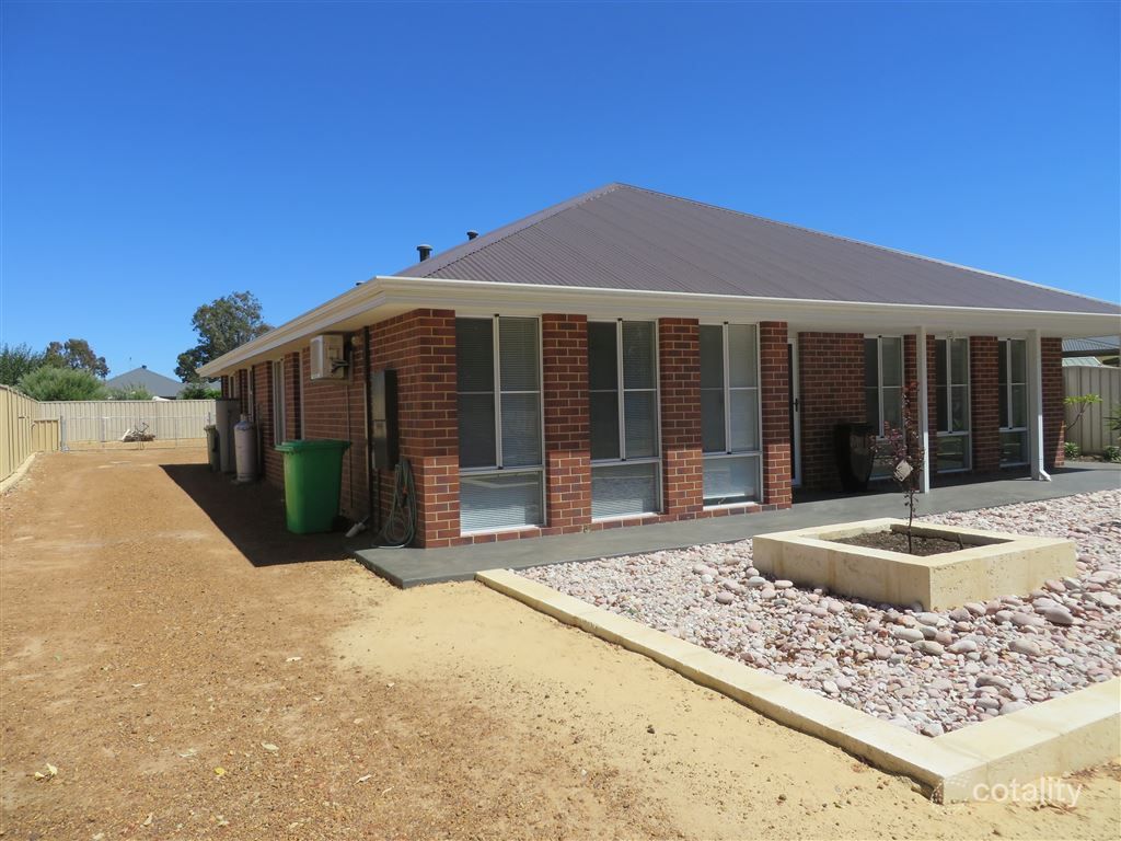 39 West Rd, Capel, WA 6271