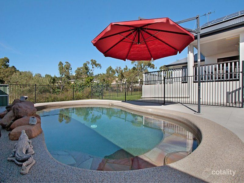 27 Minstrel Ct, Bushland Beach, QLD 4818