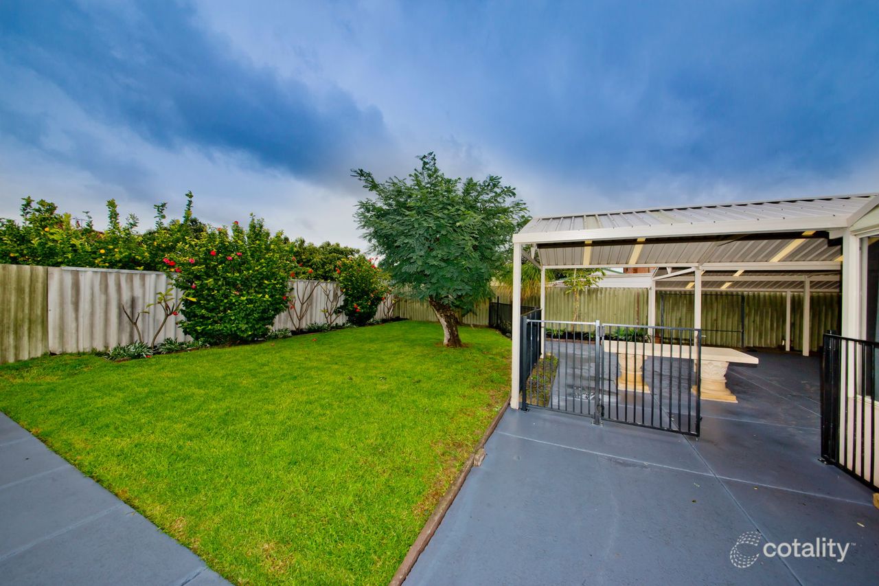 20 Dartford Cres, Marangaroo, WA 6064