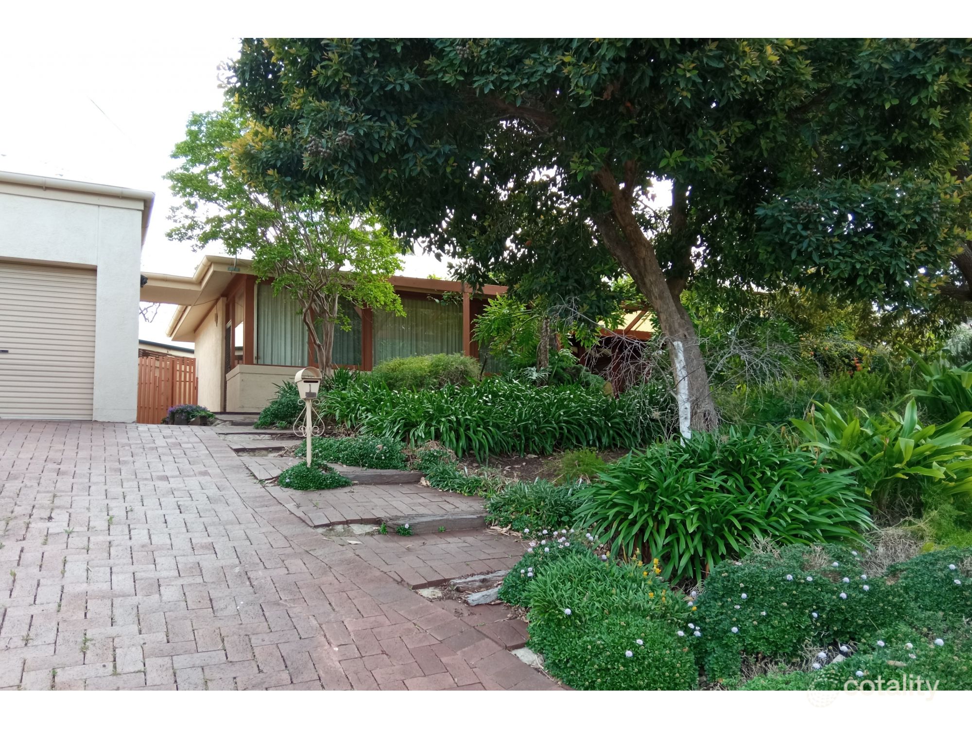 1 River Glen Dr, Windsor Gardens, SA 5087