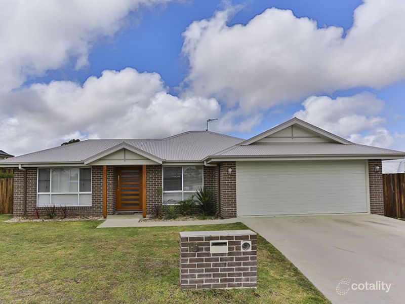 15 Naomi Dr, Crows Nest, QLD 4355