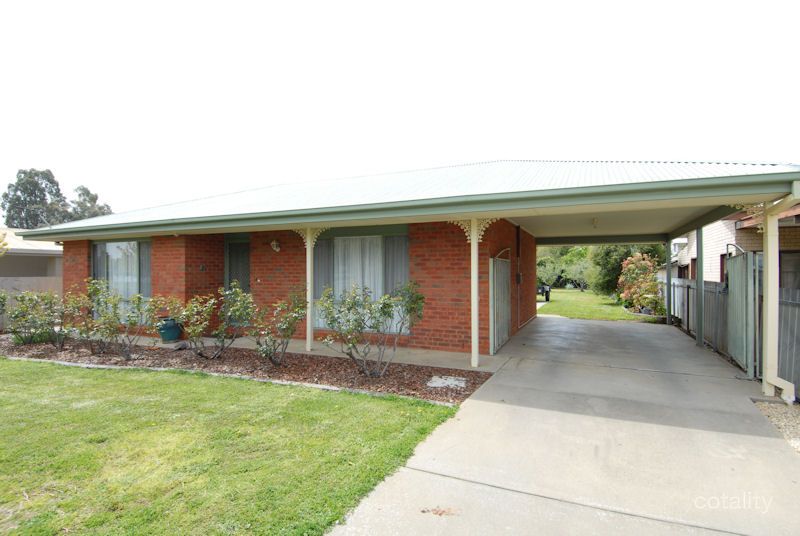 213 Henry St, Deniliquin, NSW 2710
