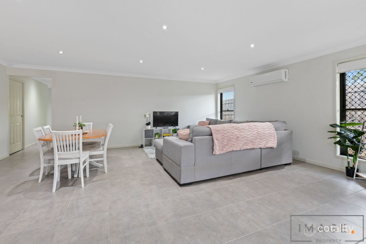 103 Reif St, Flinders View, QLD 4305