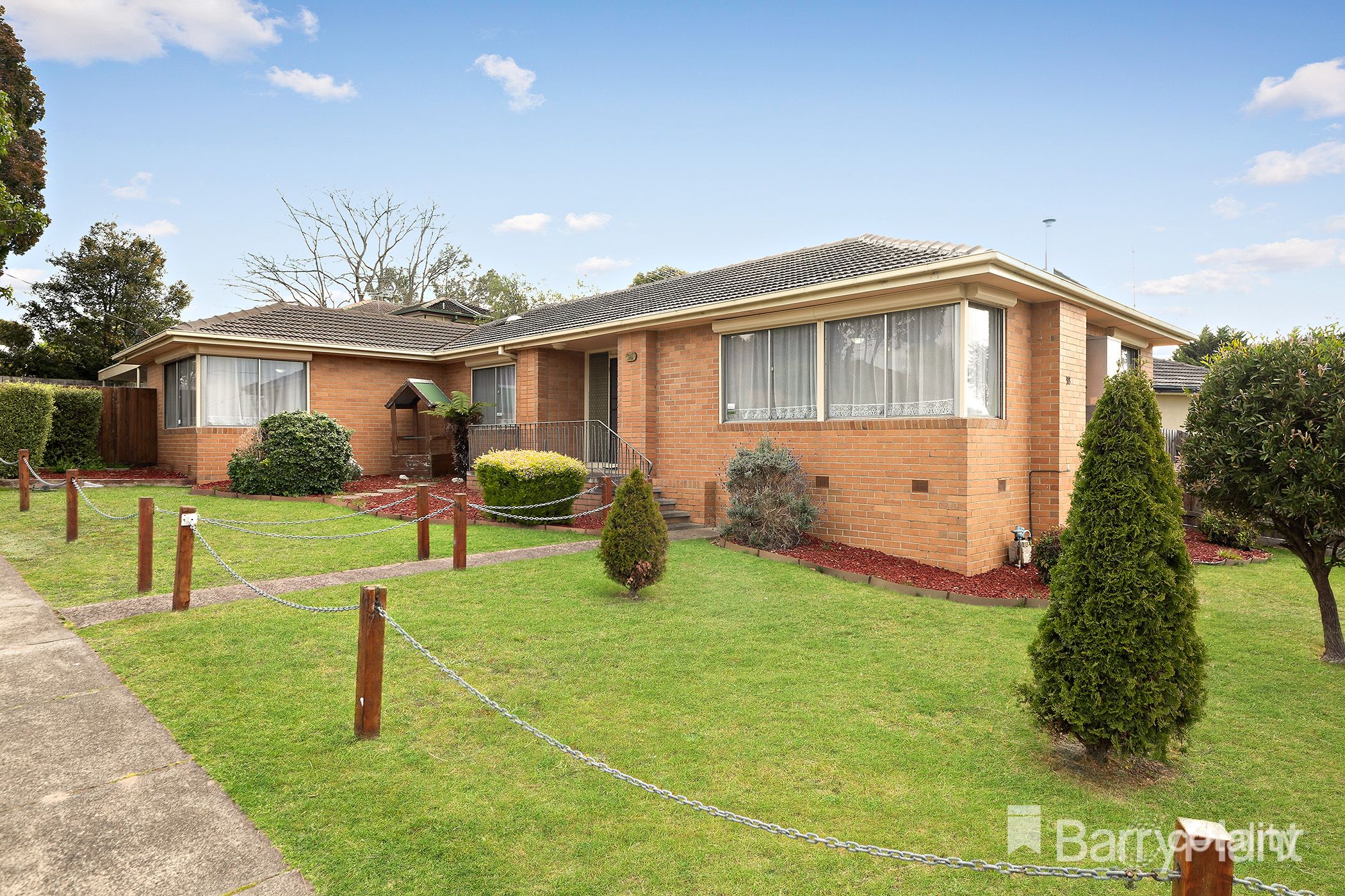 98 Karingal Dr, Frankston, VIC 3199