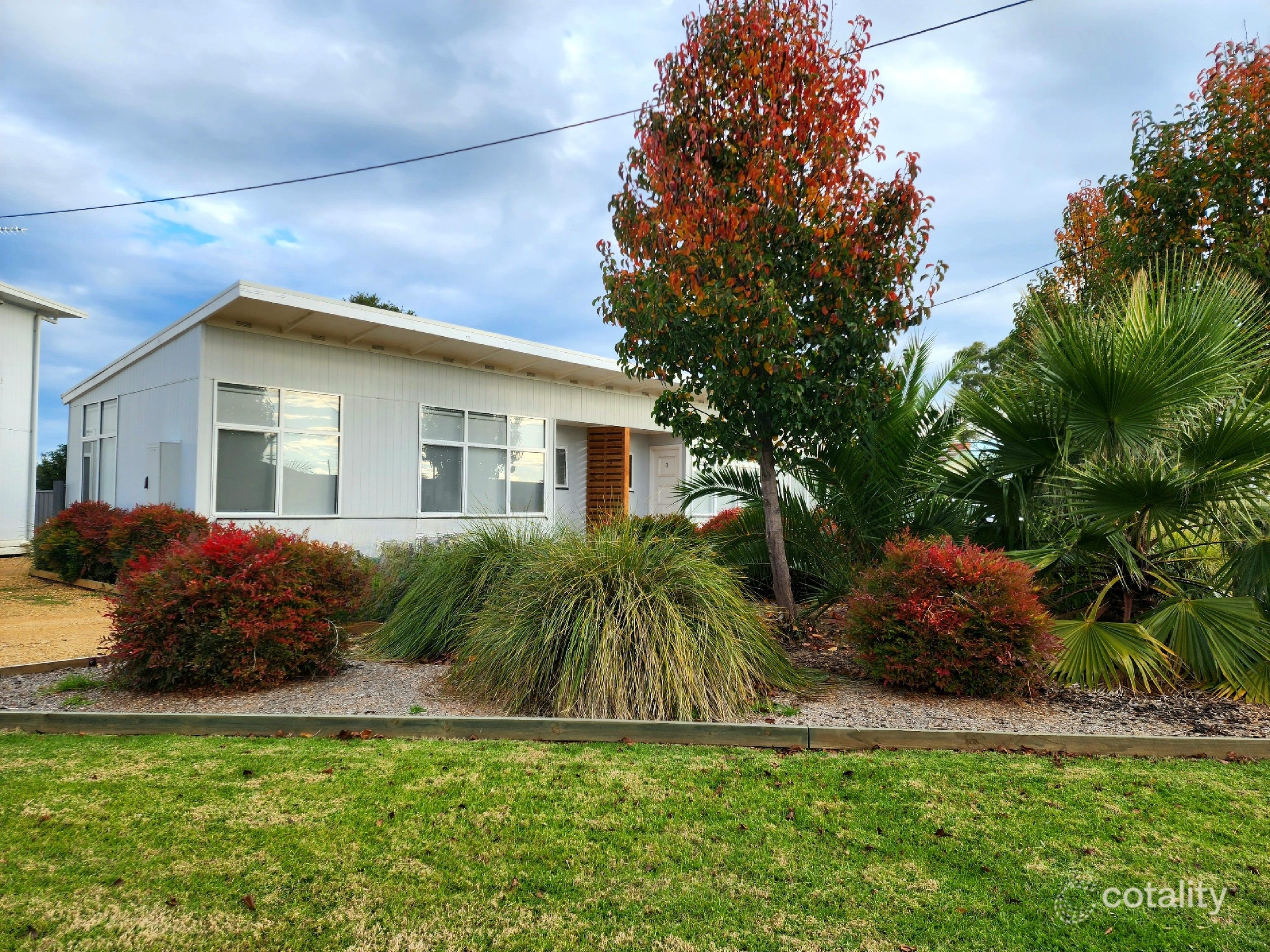 2/2 Tanjil Ave, Paynesville, VIC 3880