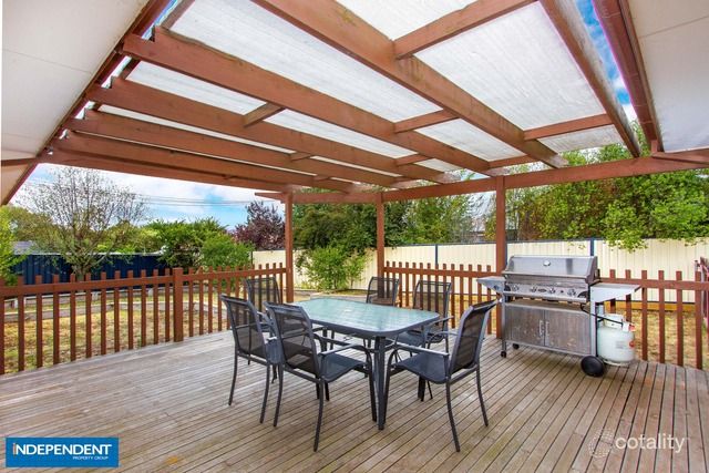 17 Hingston Cl, Bonython, ACT 2905