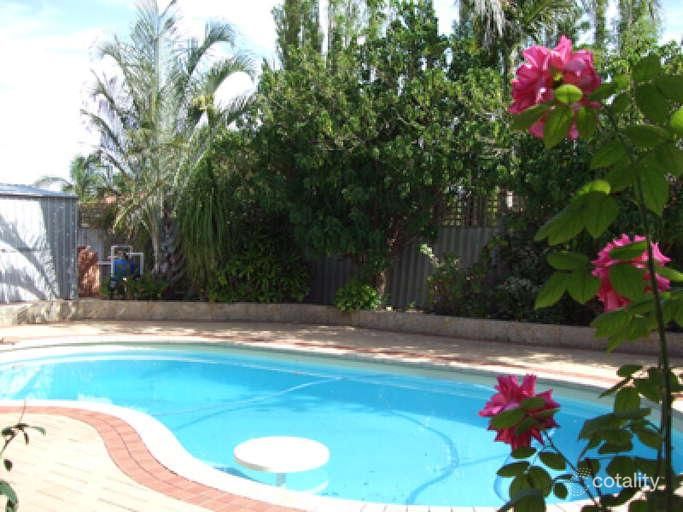 16 Montrose Cir, Camillo, WA 6111