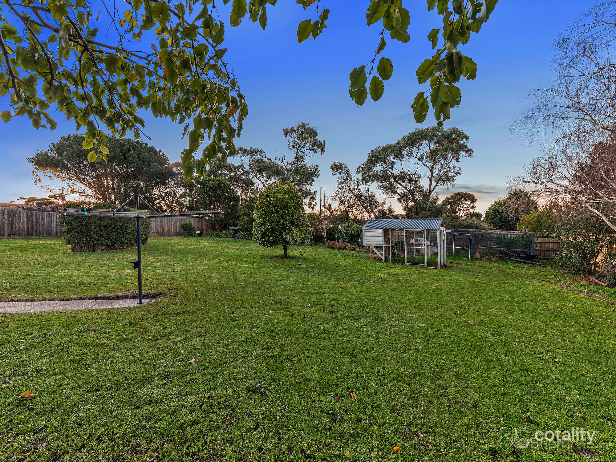 5 Coronet Ct, Cranbourne, VIC 3977