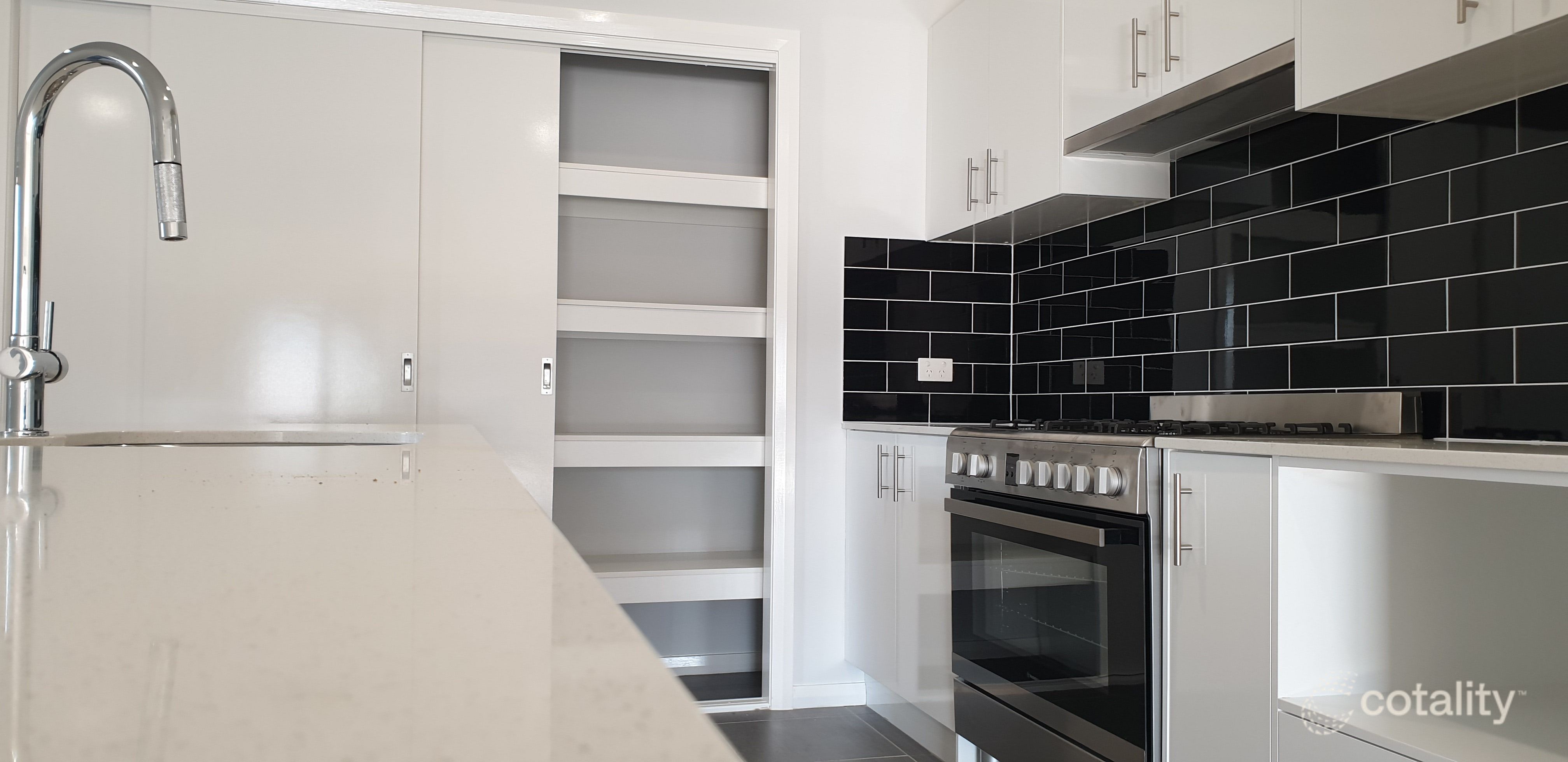 8 Nandewar Ave, Airds, NSW 2560