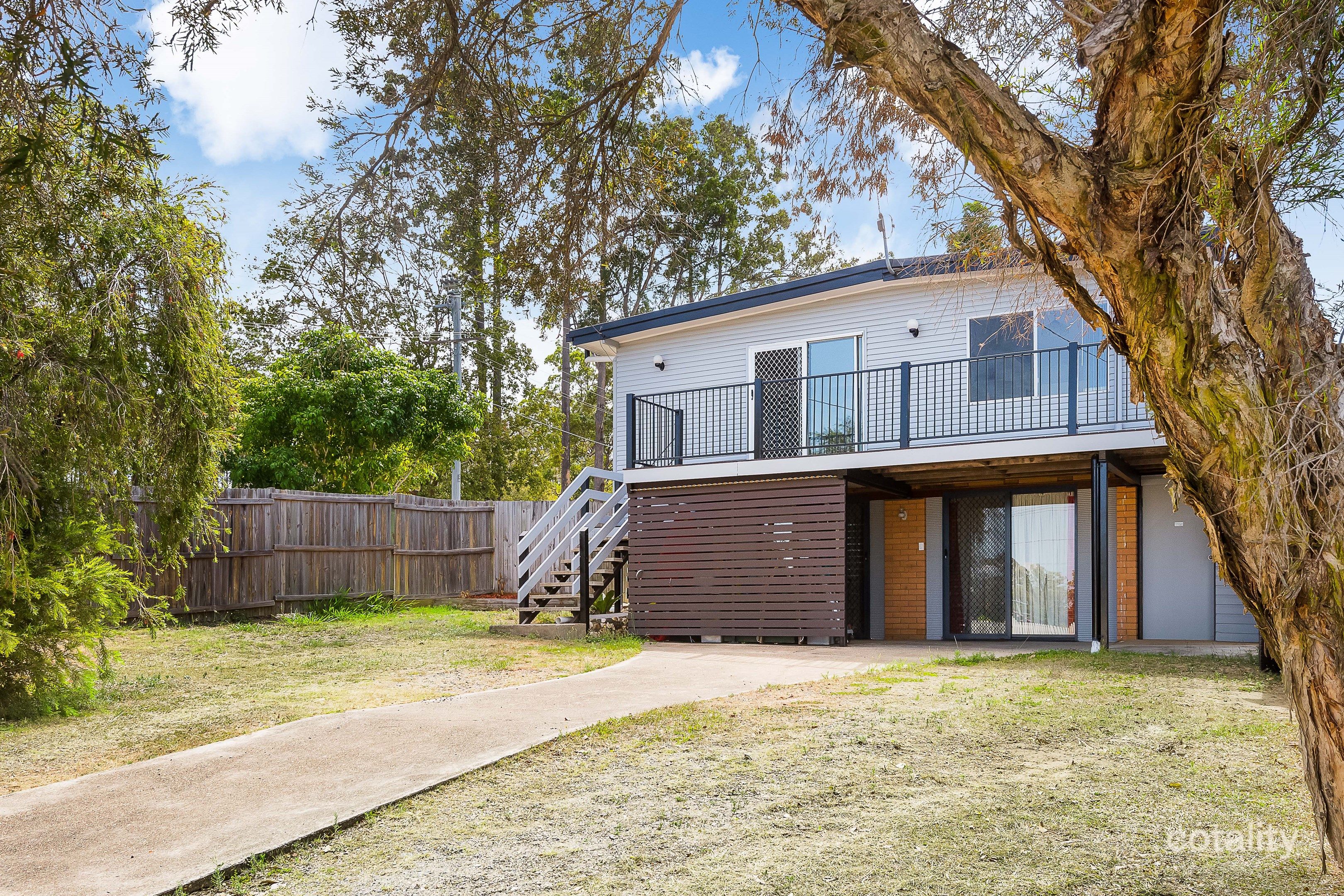 1 Waratah St, Albany Creek, QLD 4035