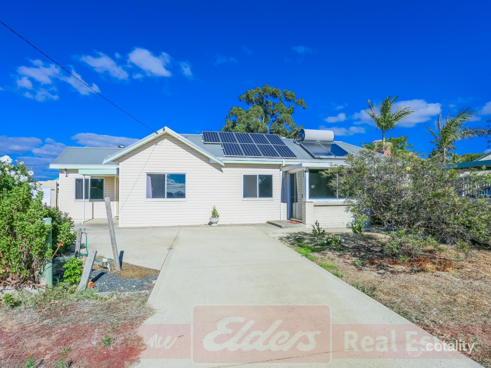 15 Russell Rd, Burekup, WA 6227