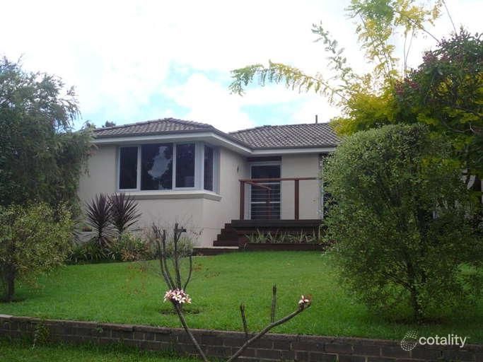 27 Matthews Pde, Point Clare, NSW 2250