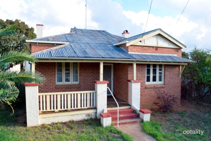 15 Young St, Grenfell, NSW 2810