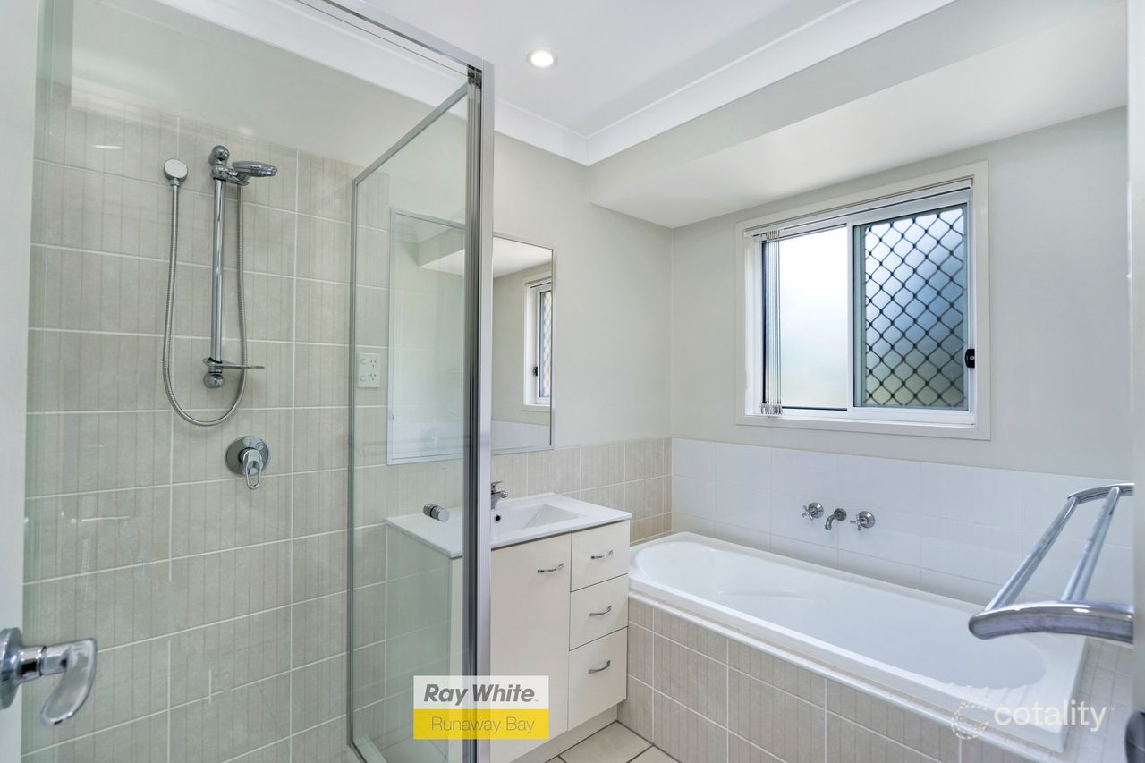 1/4 Winchester Cres, Pimpama, QLD 4209