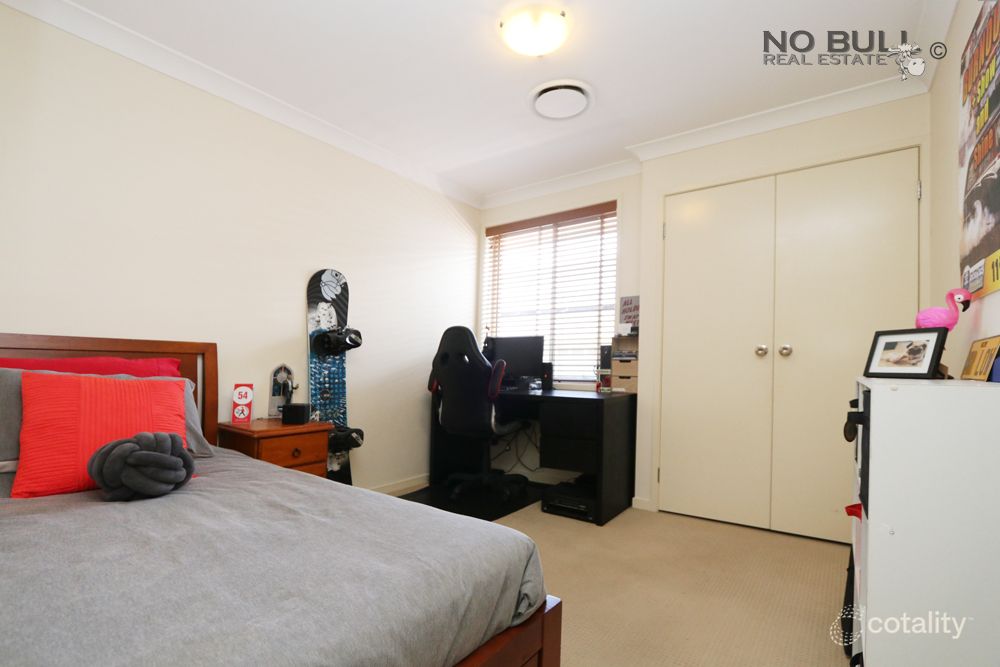 5 Hawkins Pl, Cameron Park, NSW 2285