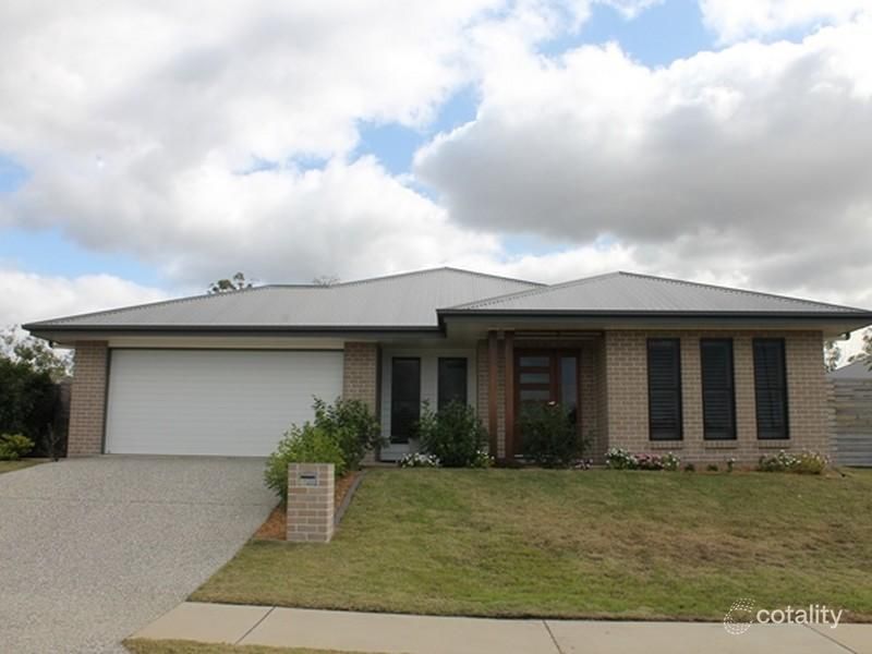 17 Lenthall St, Boyne Island, QLD 4680