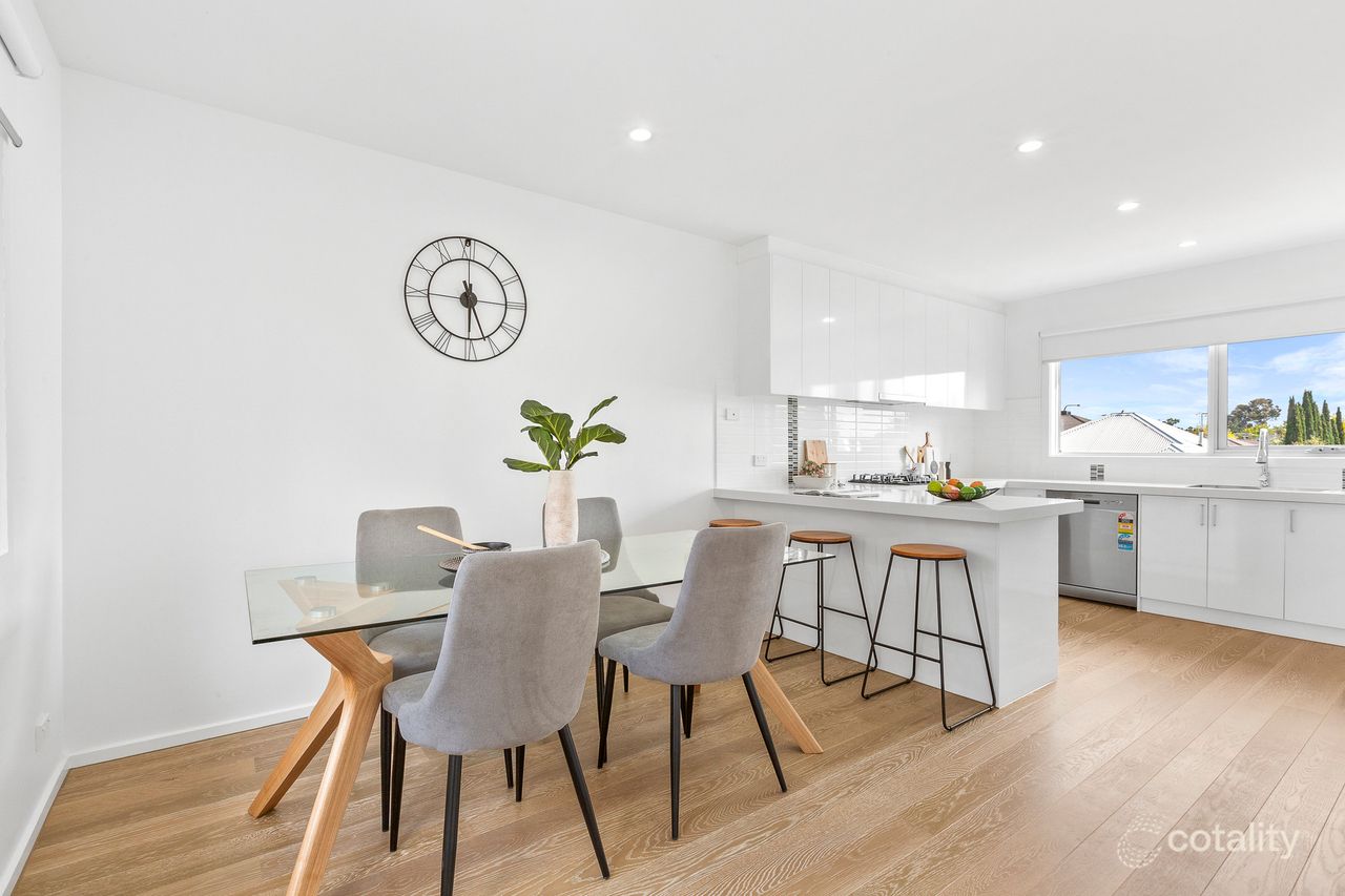 2/5 Strathvea Lane, Caroline Springs, VIC 3023