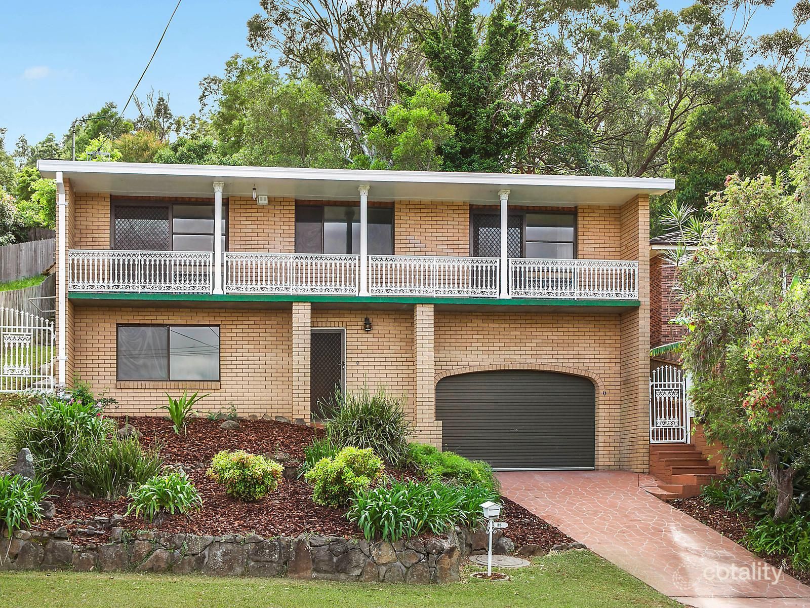 35 Bright Pde, Dapto, NSW 2530