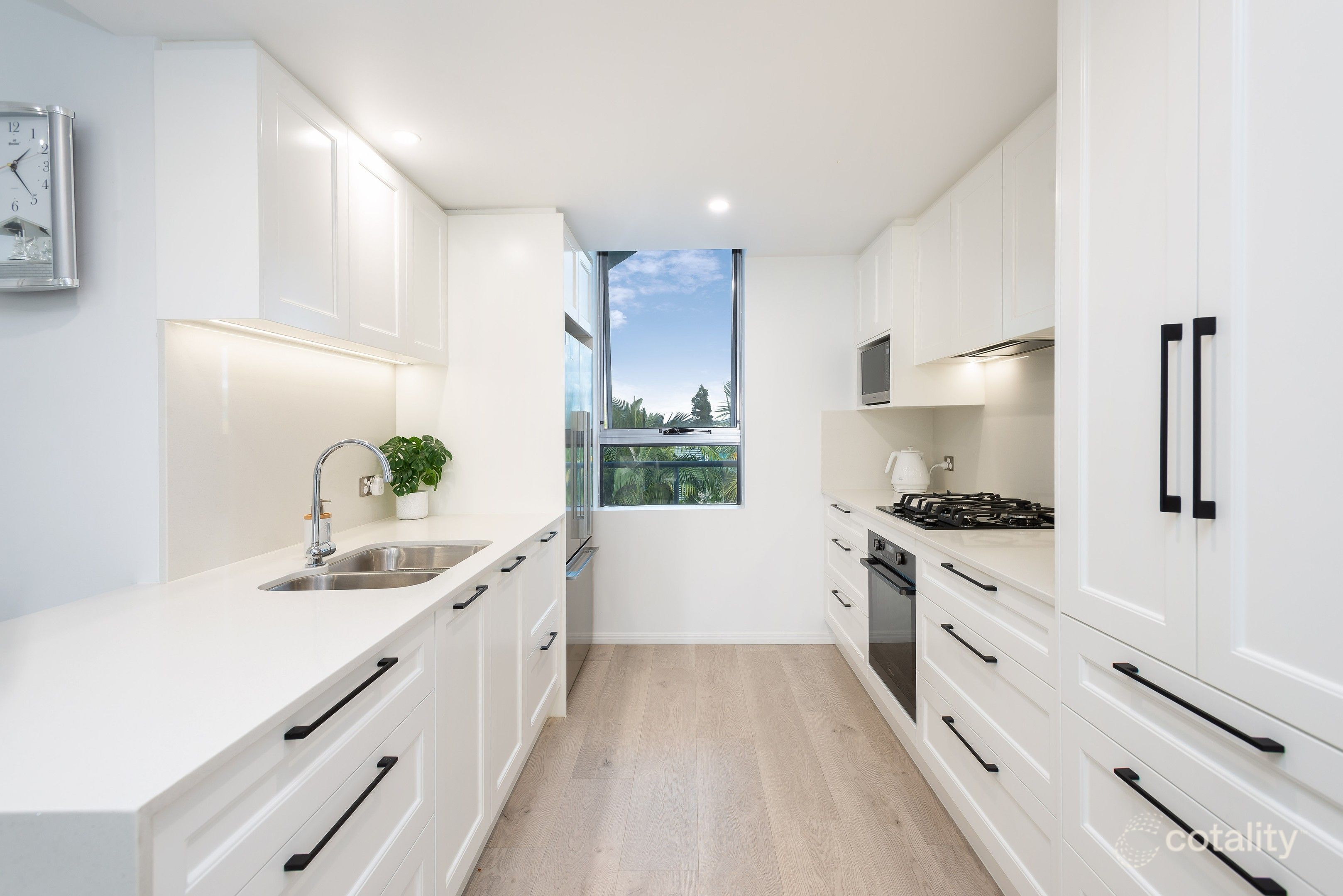 14/28 Bayview St, Runaway Bay, QLD 4216