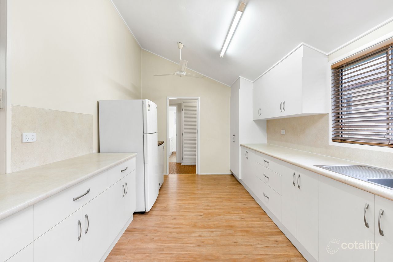 39 Peak Downs St, Capella, QLD 4723