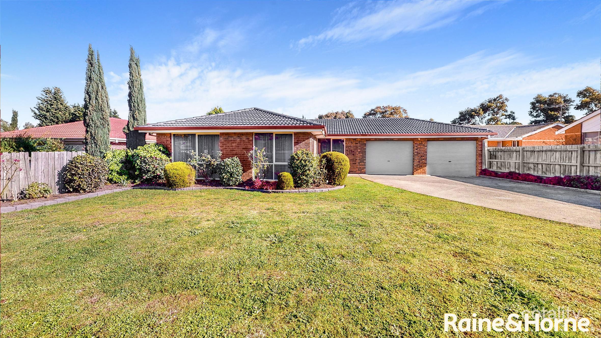 28 Arthur Phillip Dr, Endeavour Hills, VIC 3802