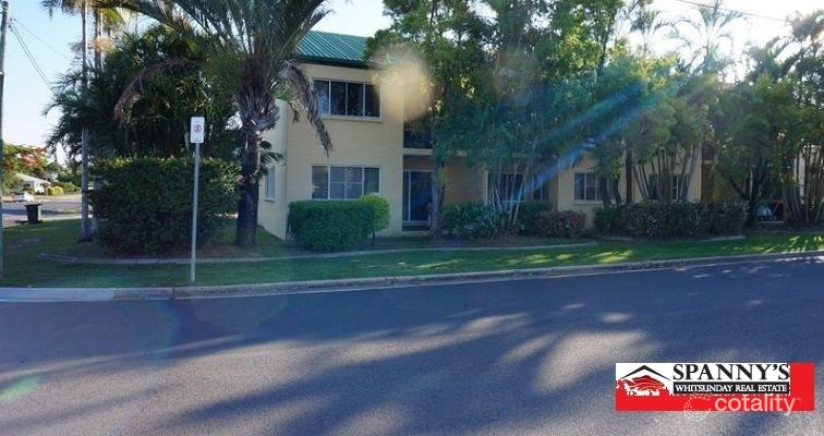 3/2 Robert St, Proserpine, QLD 4800