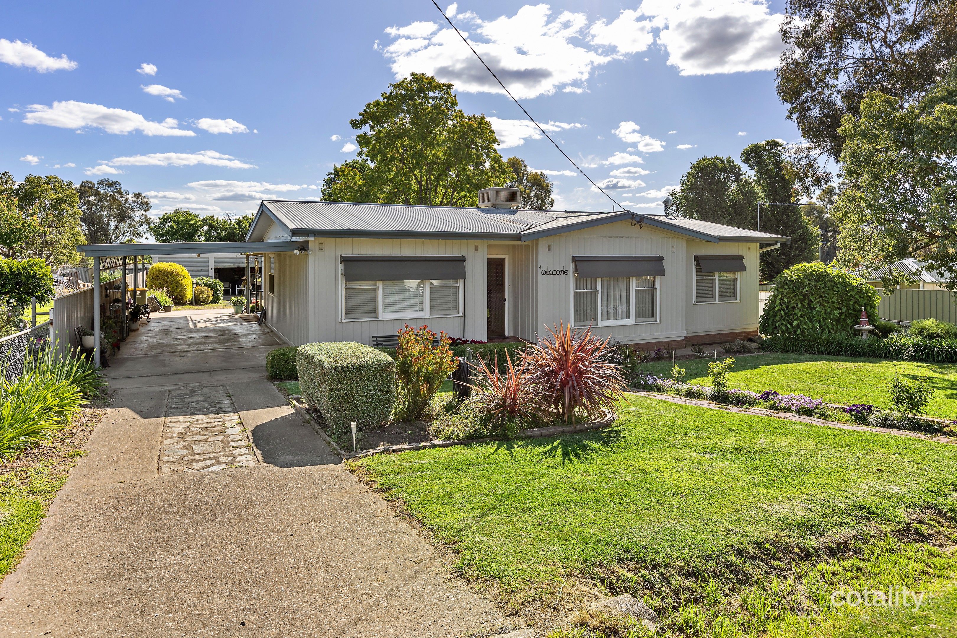 4 Young St, Tarcutta, NSW 2652