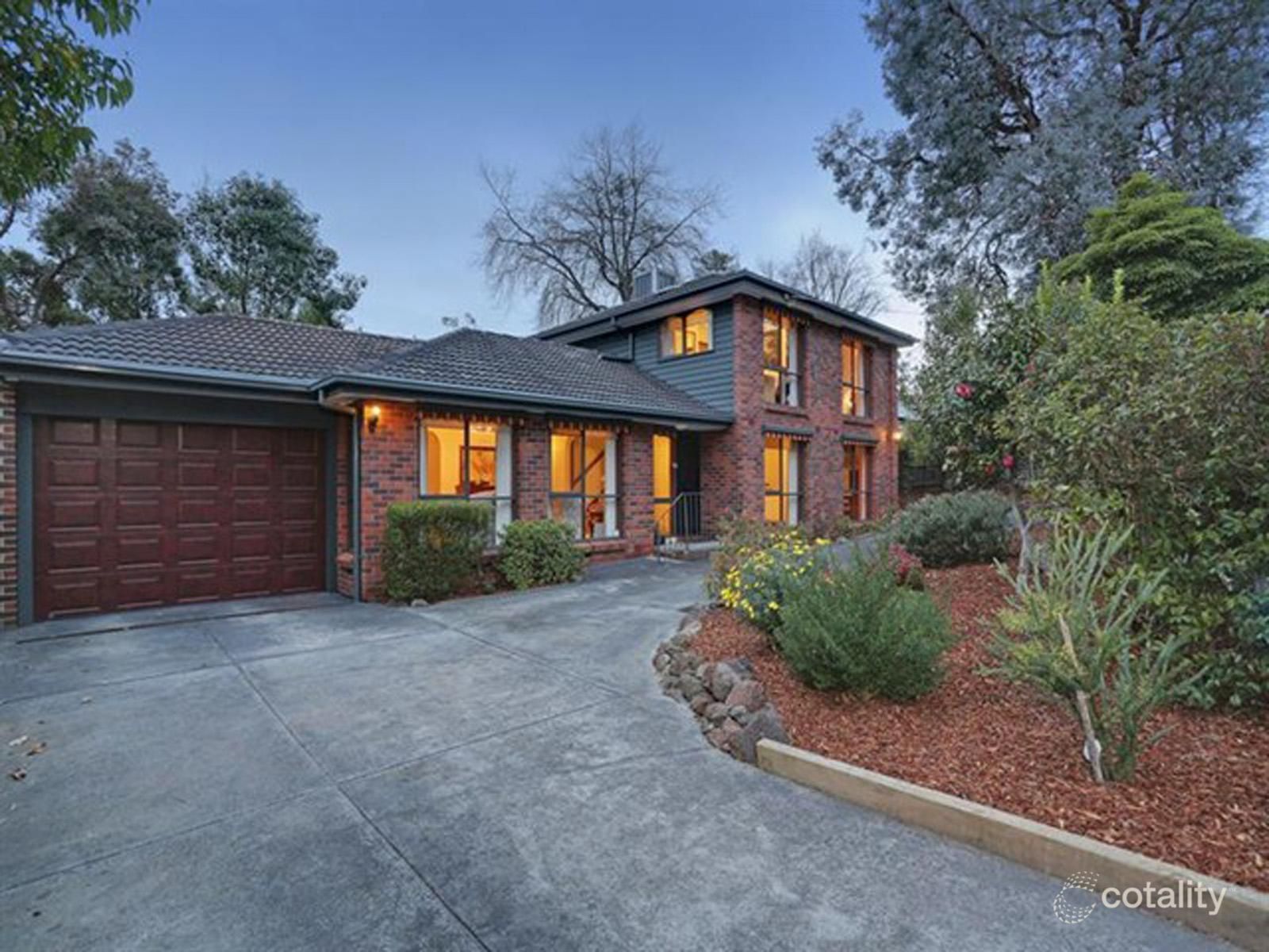 6 Oaktree Rd, Croydon North, VIC 3136