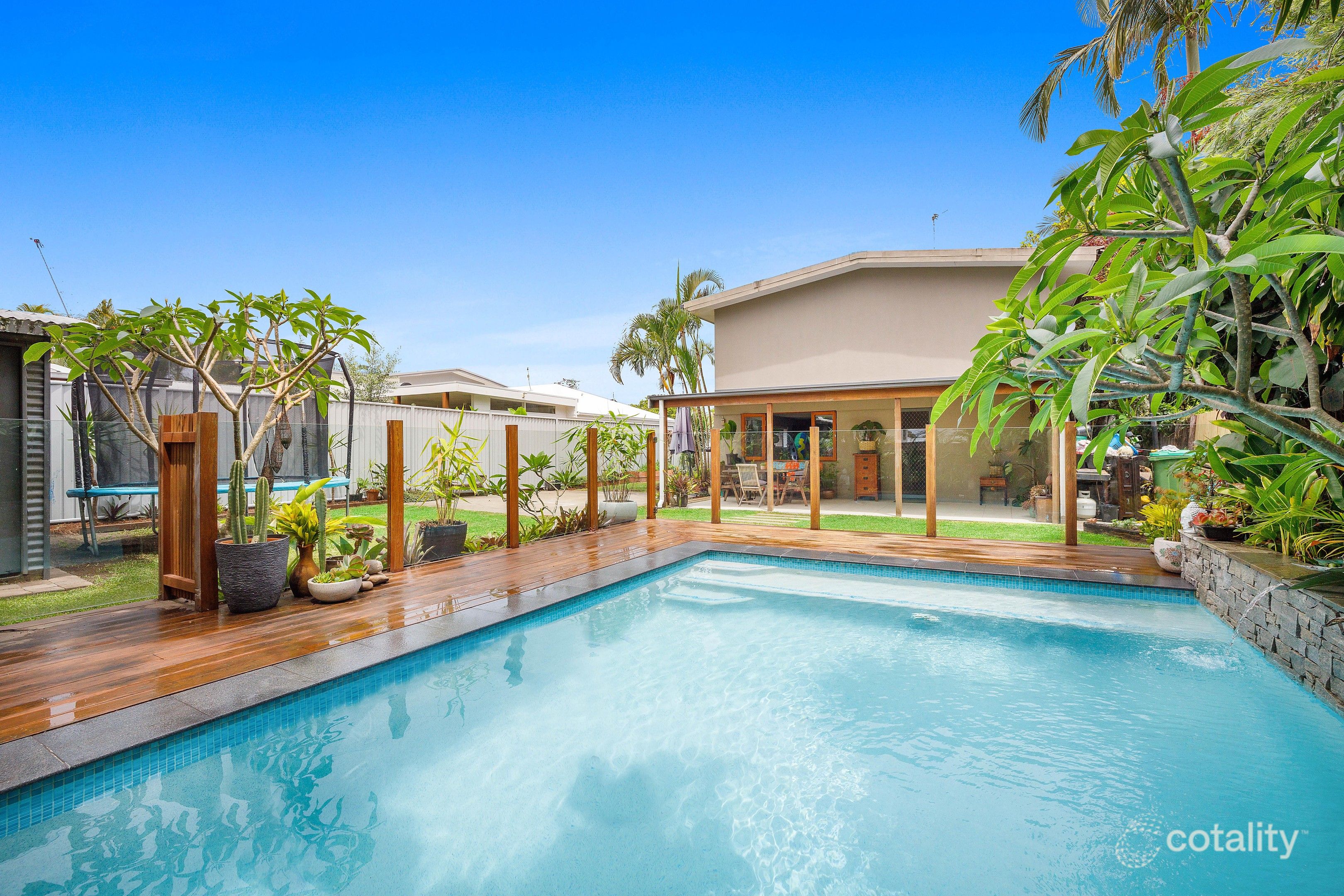 11 Warrina Cres, Burleigh Waters, QLD 4220