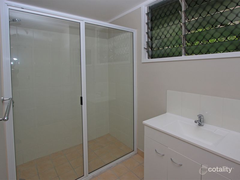 4 Richmond St, Hermit Park, QLD 4812