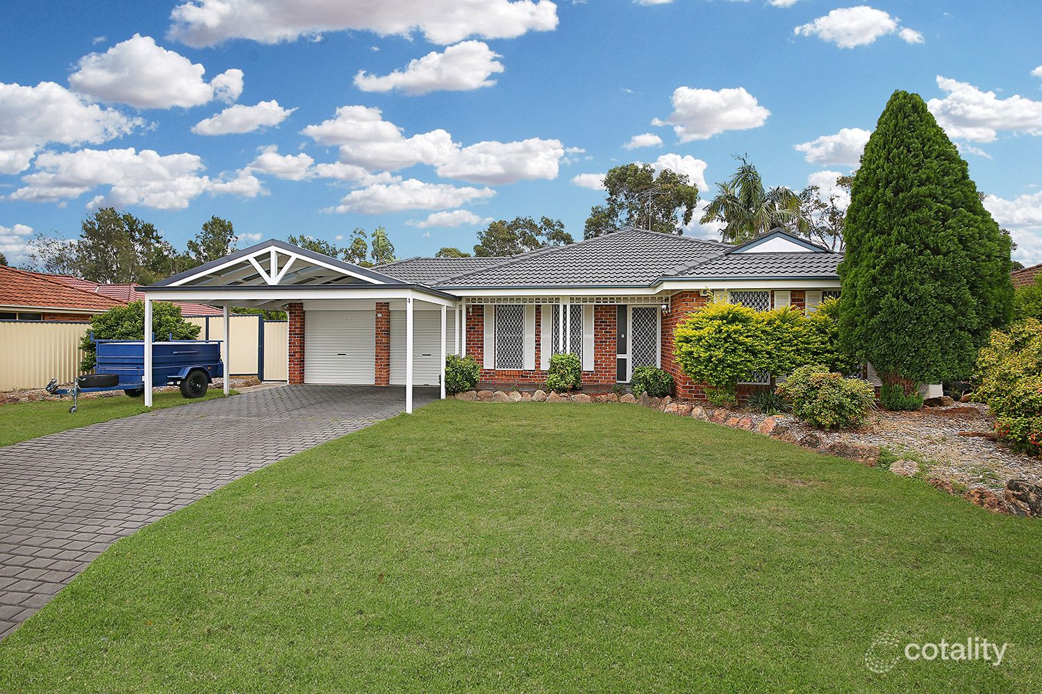 4 Hampton Ct, Wattle Grove, NSW 2173