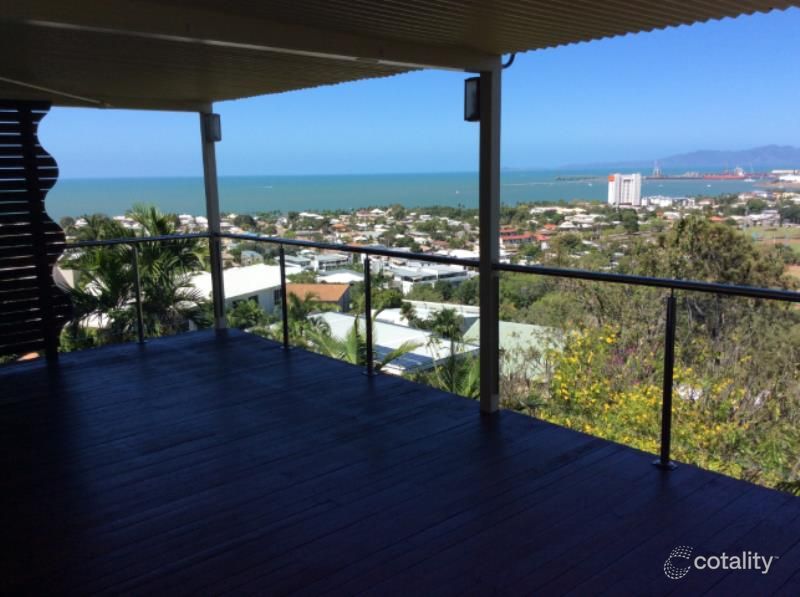 10 Balmoral Dr, Castle Hill, QLD 4810