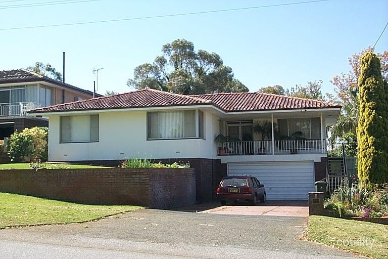 8 Newbery Rd, Wembley Downs, WA 6019