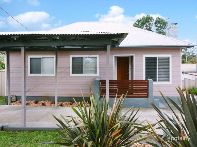 17 Central Rd, Unanderra, NSW 2526