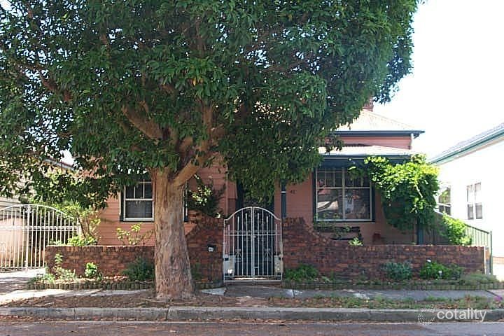 42 Everton St, Hamilton, NSW 2303