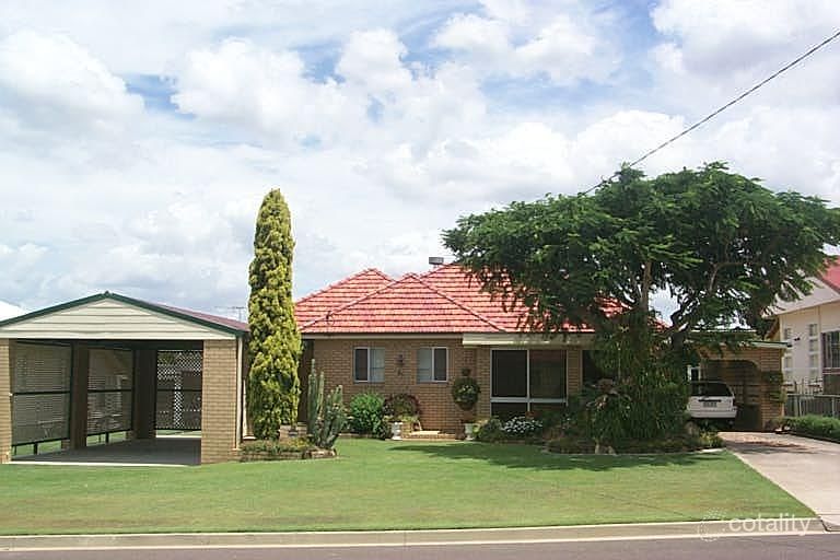 27 Stuart St, Eastern Heights, QLD 4305