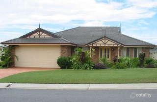 4 Conifer St, Carindale, QLD 4152