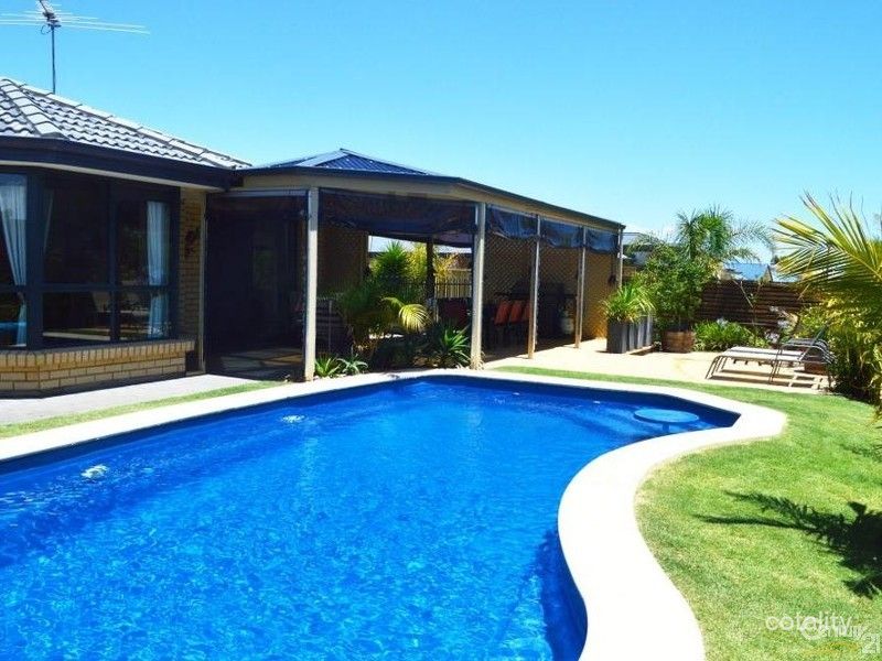 2 Casuarina Ave, Aldinga Beach, SA 5173