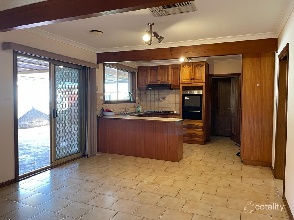 5 Kingfisher Ct, Kings Park, VIC 3021